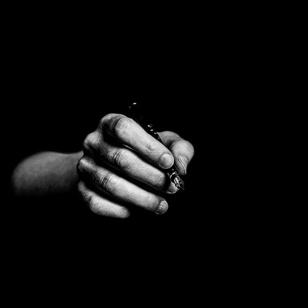 Les mains d'artisans de Mayaro.