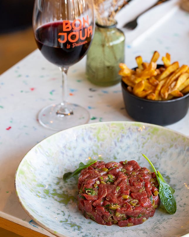 Brasserie BONJOUR au Pouliguen. Le plaisir de photographier des lieux du quotidien.